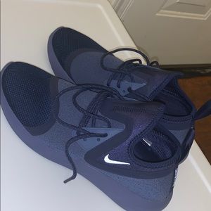 Nike Tennis Shoes
